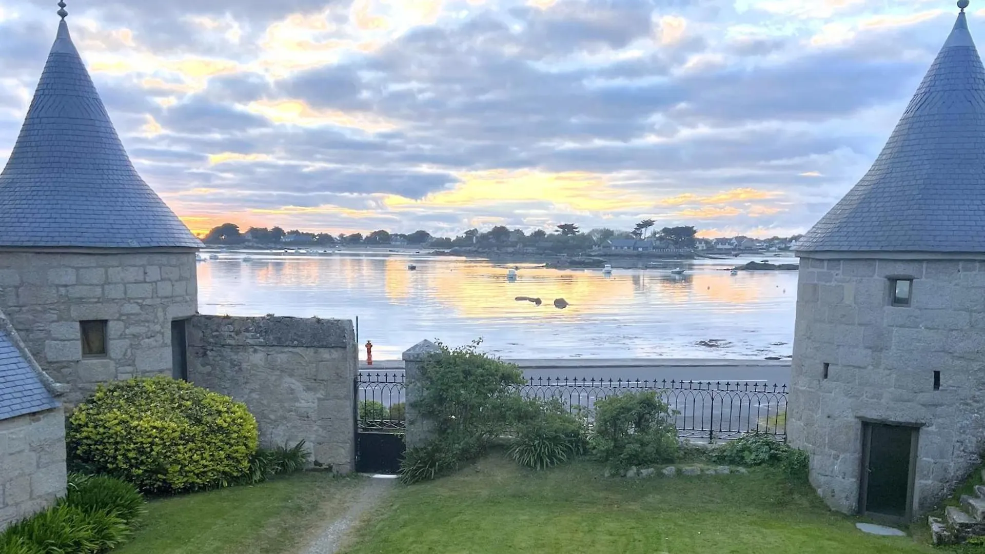 La Balise-Appart Dans Un Manoir-Vue Mer Et Jardin La Terre du Pont